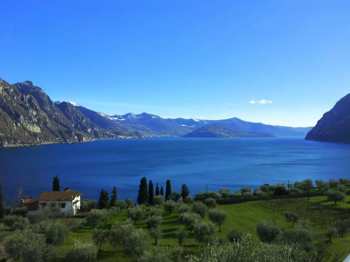 Apartament Le Viaggiatrici Riva di Solto 0*,  Włochy